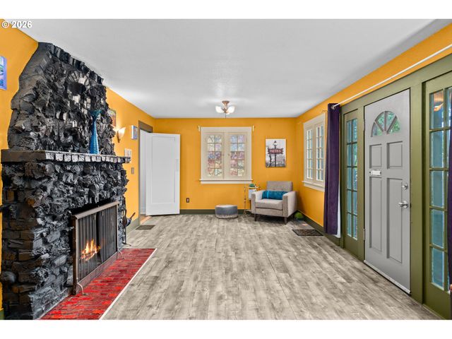 6637 Nw SAINT HELENS Rd, Portland, OR 97210