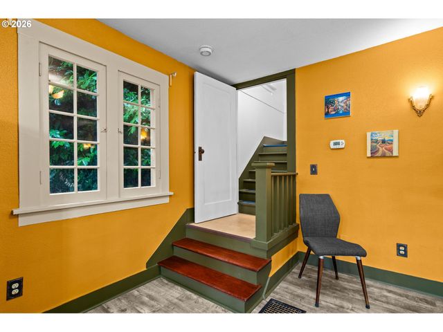 6637 Nw SAINT HELENS Rd, Portland, OR 97210