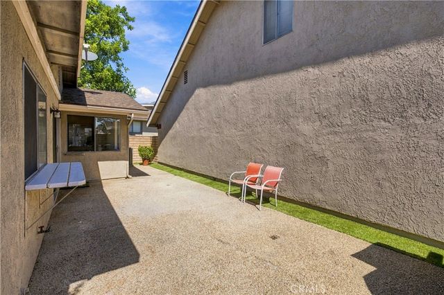 1682 carmel cir w, Upland, CA 91784