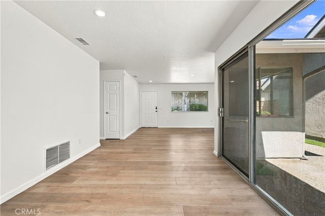 1682 carmel cir w, Upland, CA 91784