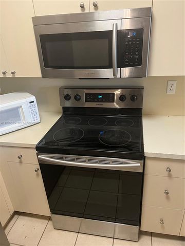 11040 SW 196th St 110, Cutler Bay, FL 33157