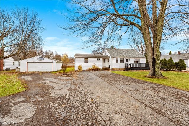 4556 Fishcreek Road, Stow, OH 44224