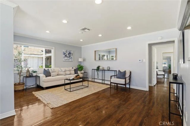 1532 W 221st Street, Torrance, CA 90501