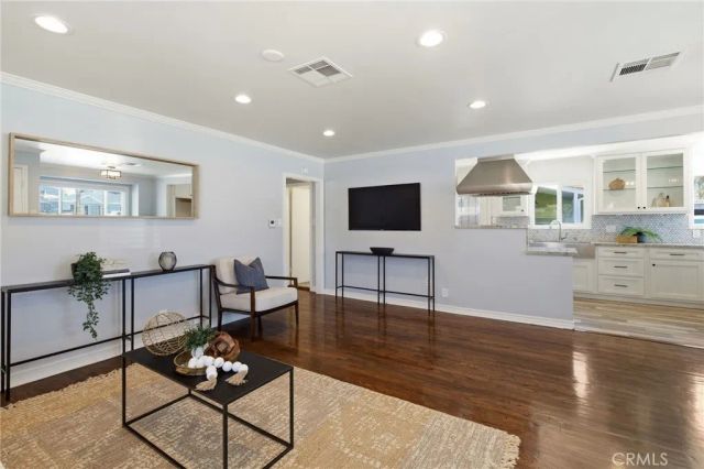 1532 W 221st Street, Torrance, CA 90501