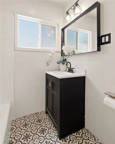 1532 W 221st Street, Torrance, CA 90501