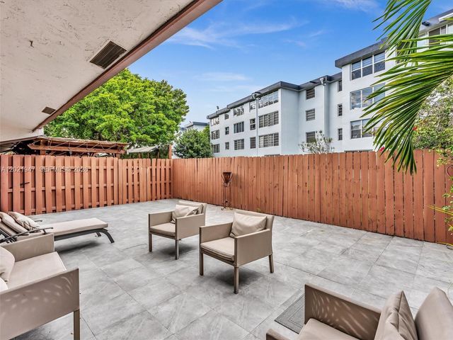 500 NE 199th Terrace 7J, Miami, FL 33179