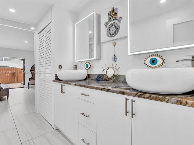 500 NE 199th Terrace 7J, Miami, FL 33179