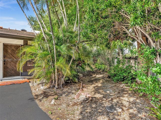 500 NE 199th Terrace 7J, Miami, FL 33179