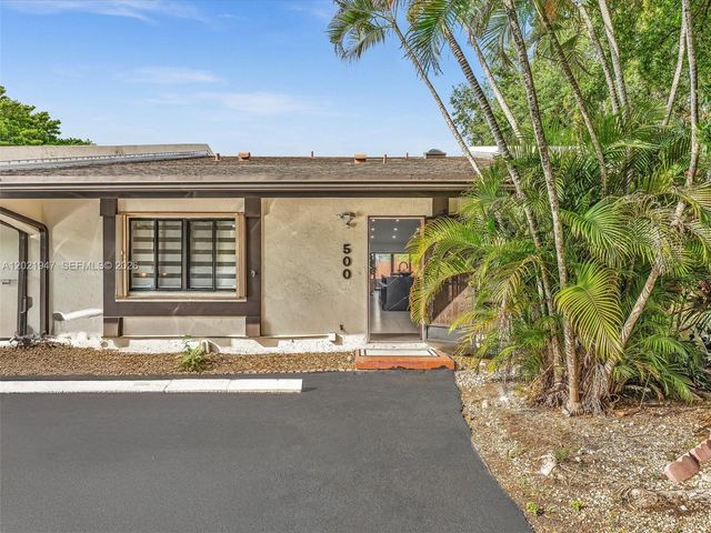 500 NE 199th Terrace 7J, Miami, FL 33179