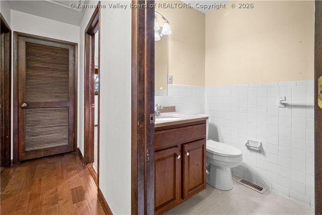 1109 Shamrock Road, Charleston, WV 25314