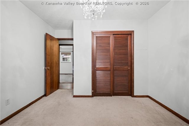 1109 Shamrock Road, Charleston, WV 25314