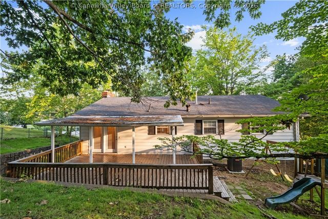 1109 Shamrock Road, Charleston, WV 25314