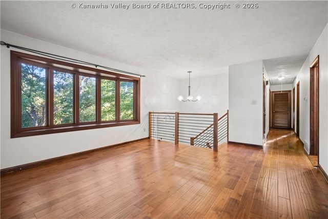1109 Shamrock Road, Charleston, WV 25314
