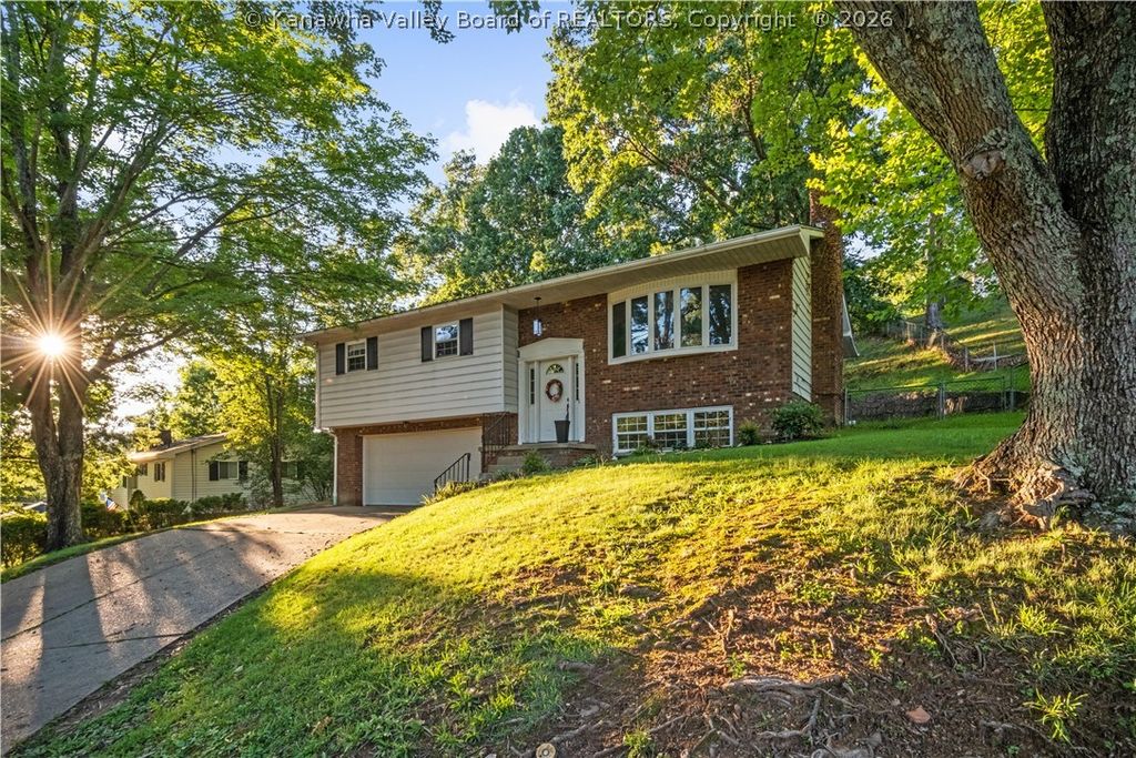 1109 Shamrock Road, Charleston, WV 25314