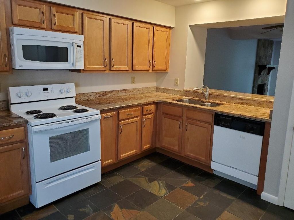 1247 Druid Knoll NE Drive 1247, Atlanta, GA 30319