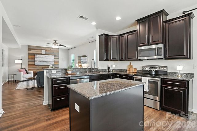 2042 Hamil Ridge Drive, Waxhaw, NC 28173