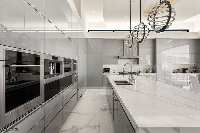 667 Solitude Rock Court, Henderson, NV 89012