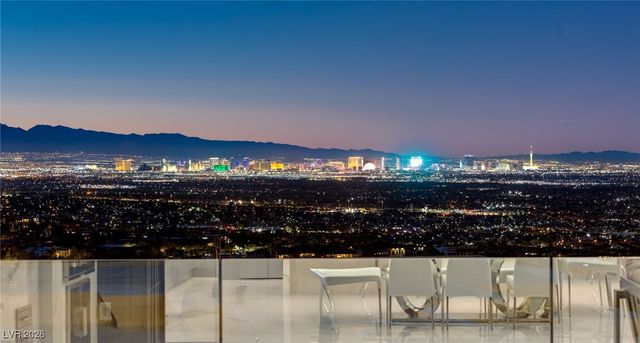 667 Solitude Rock Court, Henderson, NV 89012