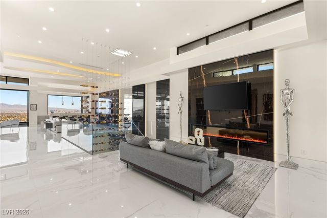 667 Solitude Rock Court, Henderson, NV 89012