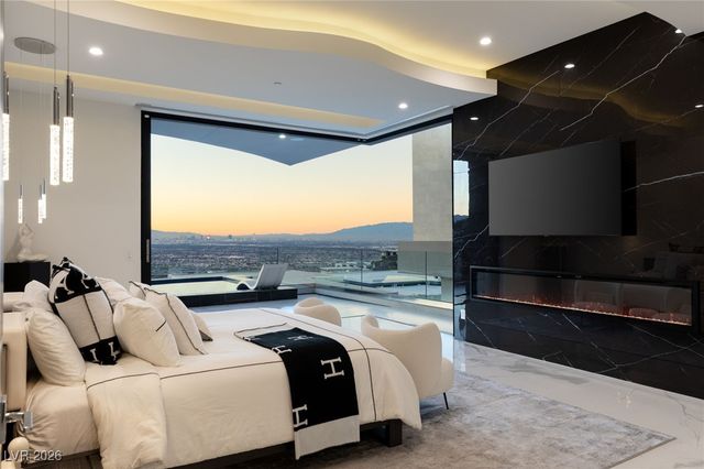 667 Solitude Rock Court, Henderson, NV 89012