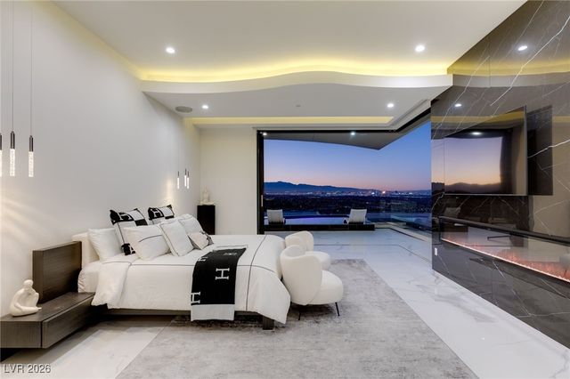 667 Solitude Rock Court, Henderson, NV 89012