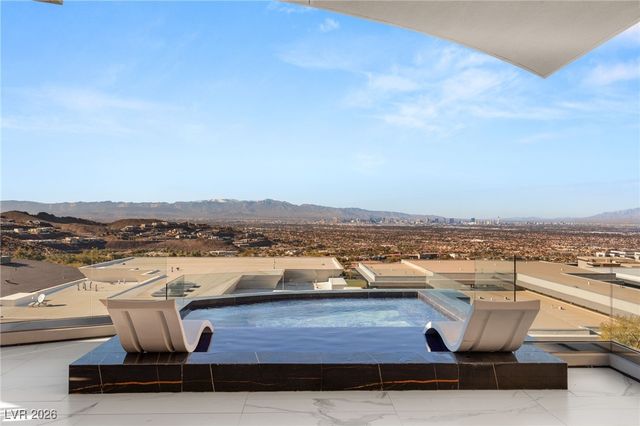 667 Solitude Rock Court, Henderson, NV 89012