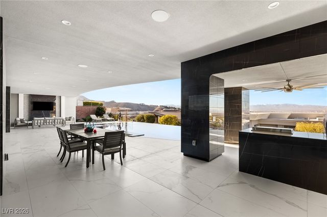 667 Solitude Rock Court, Henderson, NV 89012