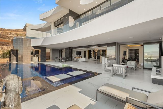 667 Solitude Rock Court, Henderson, NV 89012