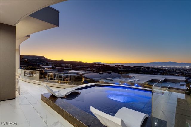 667 Solitude Rock Court, Henderson, NV 89012