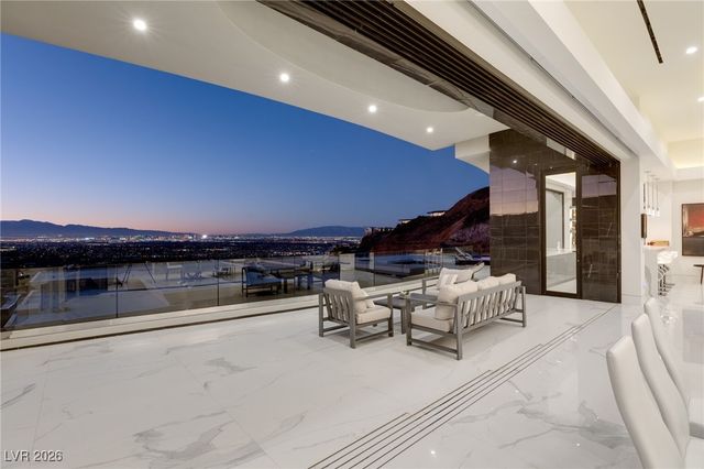 667 Solitude Rock Court, Henderson, NV 89012