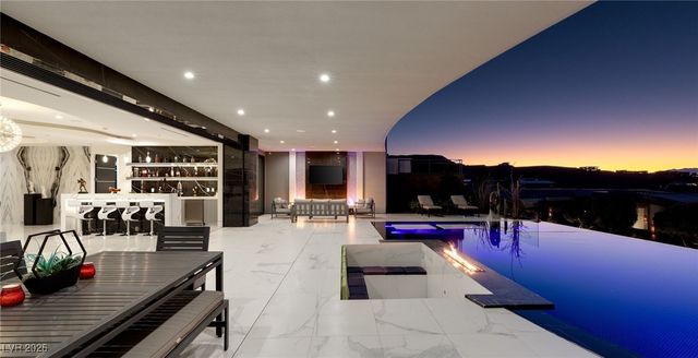 667 Solitude Rock Court, Henderson, NV 89012