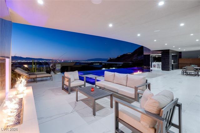 667 Solitude Rock Court, Henderson, NV 89012