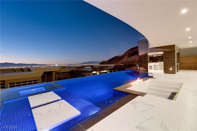 667 Solitude Rock Court, Henderson, NV 89012