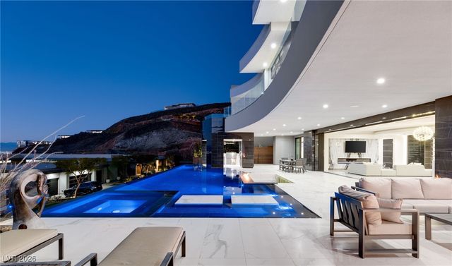 667 Solitude Rock Court, Henderson, NV 89012