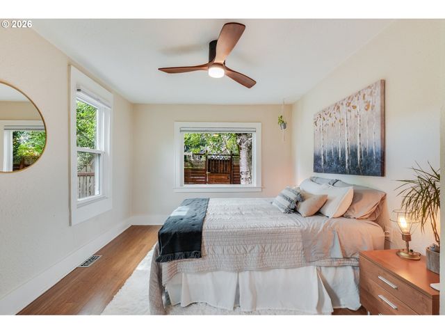 8690 N WILLAMETTE Blvd, Portland, OR 97203