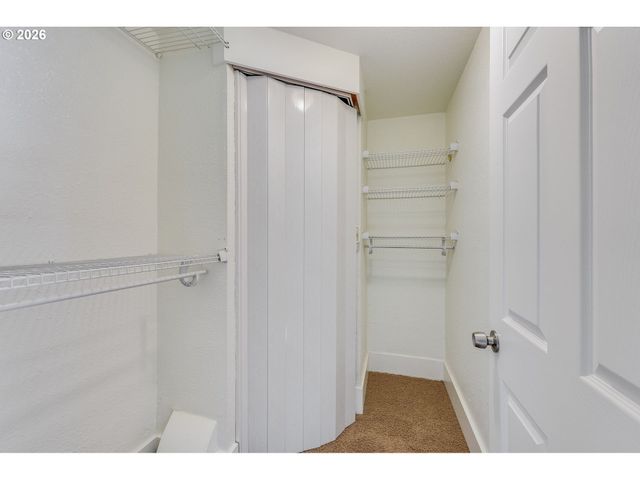 8690 N WILLAMETTE Blvd, Portland, OR 97203