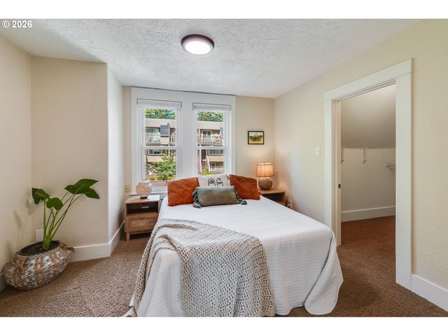 8690 N WILLAMETTE Blvd, Portland, OR 97203