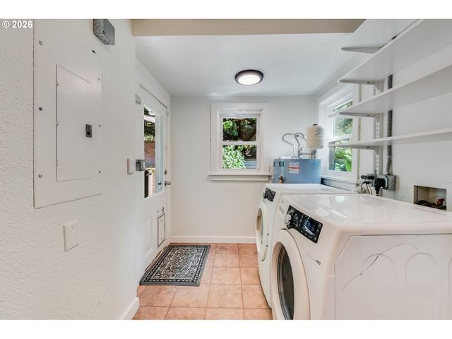 8690 N WILLAMETTE Blvd, Portland, OR 97203