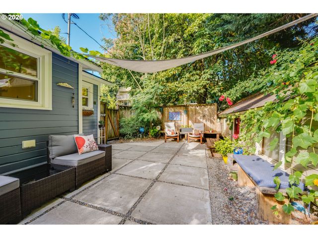 8690 N WILLAMETTE Blvd, Portland, OR 97203