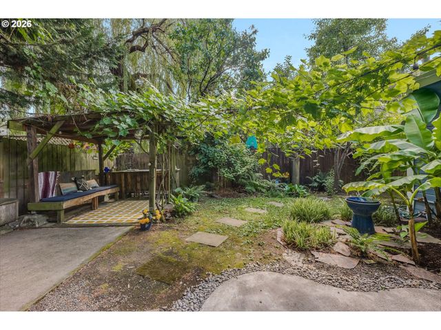 8690 N WILLAMETTE Blvd, Portland, OR 97203