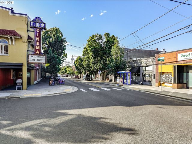 8690 N WILLAMETTE Blvd, Portland, OR 97203