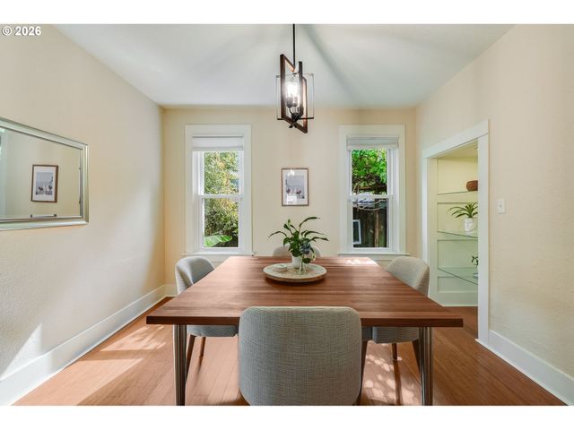 8690 N WILLAMETTE Blvd, Portland, OR 97203