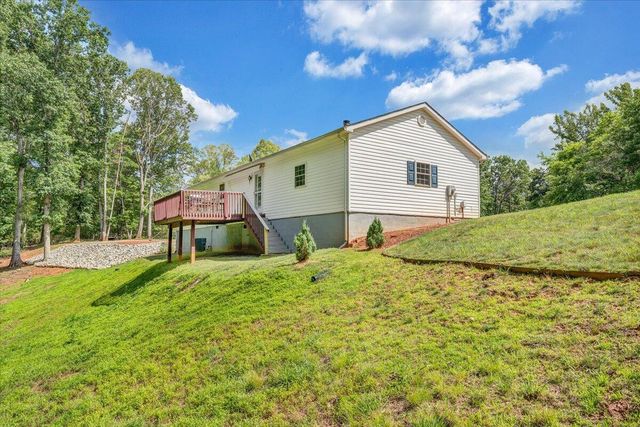 139 Lynville DR, Hardy, VA 24101