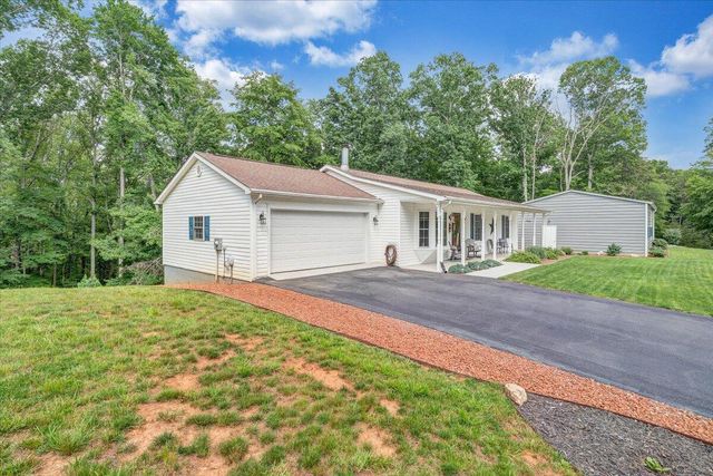 139 Lynville DR, Hardy, VA 24101