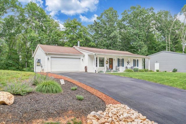 139 Lynville DR, Hardy, VA 24101