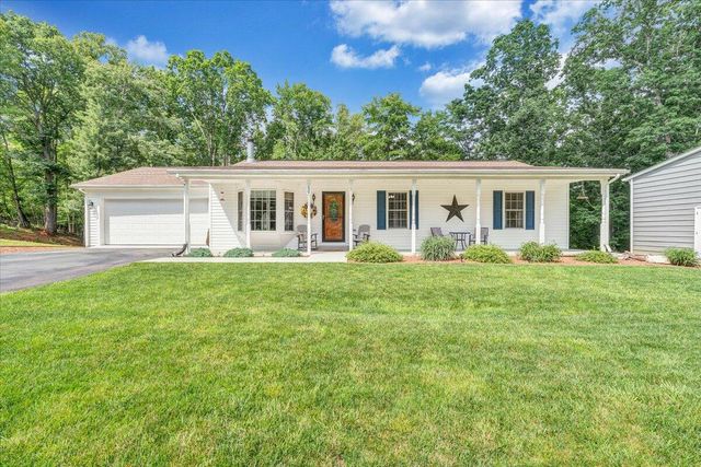 139 Lynville DR, Hardy, VA 24101