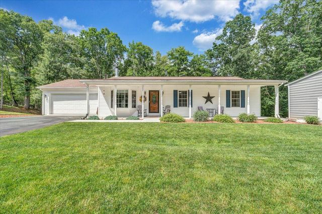 139 Lynville DR, Hardy, VA 24101