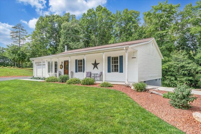 139 Lynville DR, Hardy, VA 24101