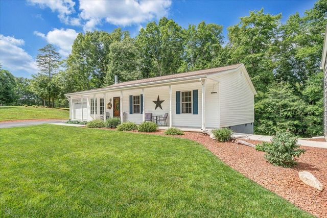 139 Lynville DR, Hardy, VA 24101