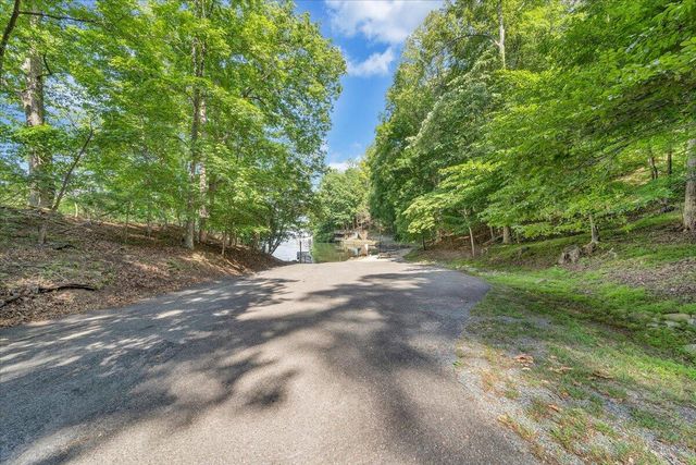 139 Lynville DR, Hardy, VA 24101